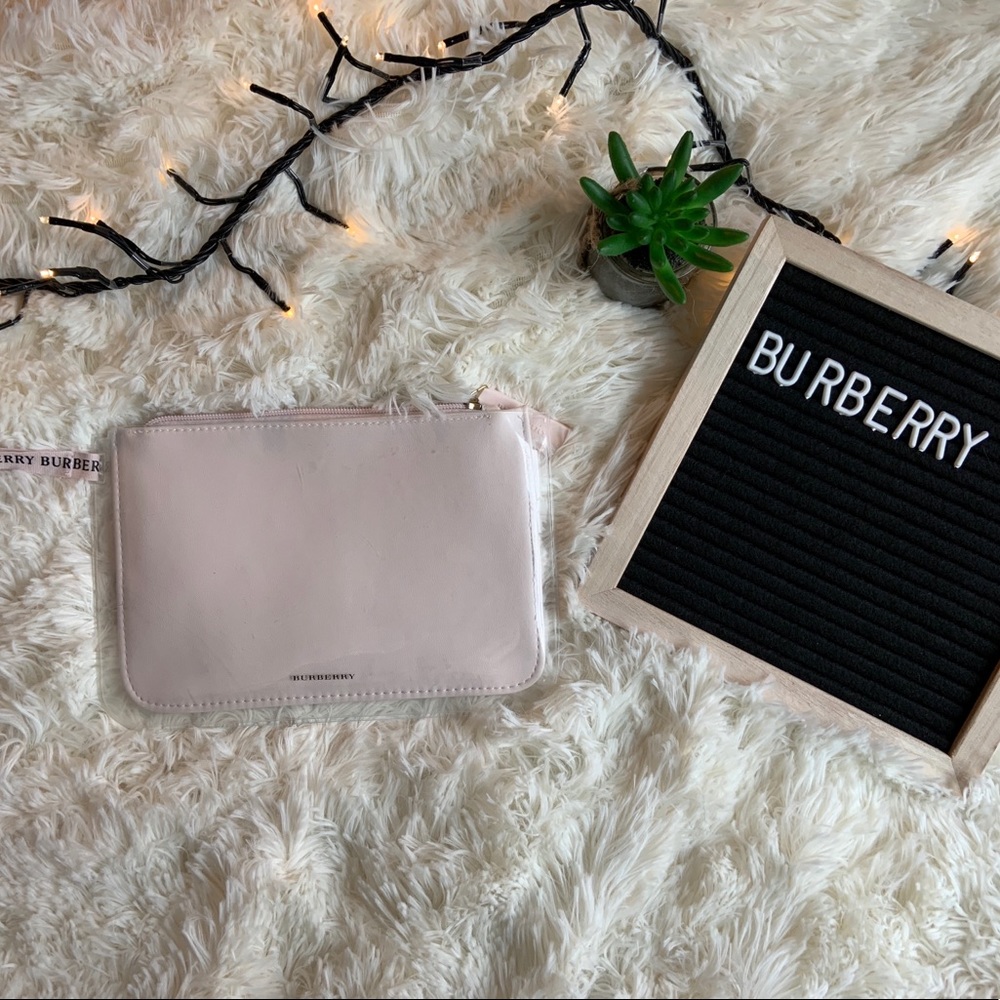 Burberry pouch in baby pink🤍💕